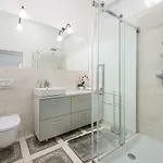 Apartment Codelli Deluxe Fresco Centre App With Balcony