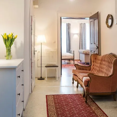아파트 Codelli Deluxe Fresco Centre App With Balcony *