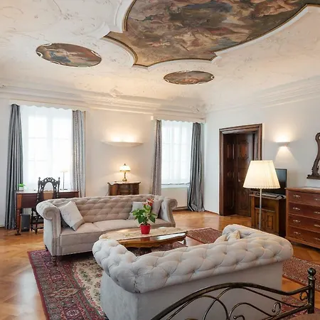 아파트 Codelli Deluxe Fresco Centre App With Balcony