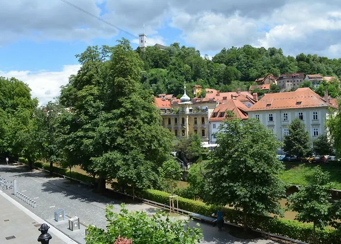 Apartamento Codelli Deluxe Fresco Centre App With Balcony *