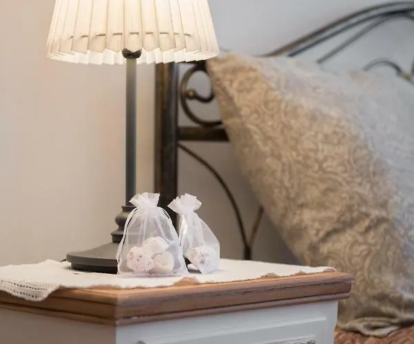 Codelli Deluxe Fresco Centre App With Balcony شقة *