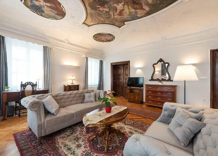 Codelli Deluxe Fresco Centre App With Balcony