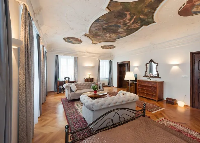 Codelli Deluxe Fresco Centre App With Balcony Apartamento