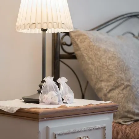 Codelli Deluxe Fresco Centre App With Balcony Apartma *