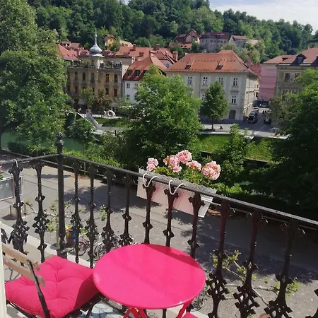 Codelli Deluxe Fresco Centre App With Balcony Apartma *